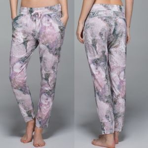 Lululemon Namaskar II Pant Sugar Crush Jogger Pants Sz 4